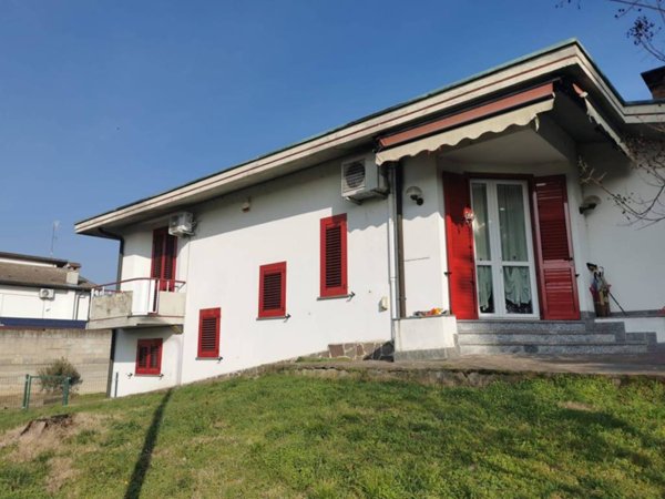 casa indipendente in vendita a Scaldasole