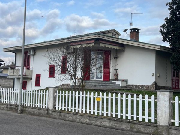 casa indipendente in vendita a Scaldasole