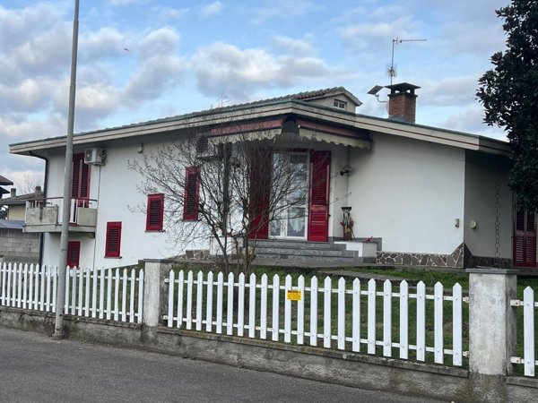 casa indipendente in vendita a Scaldasole