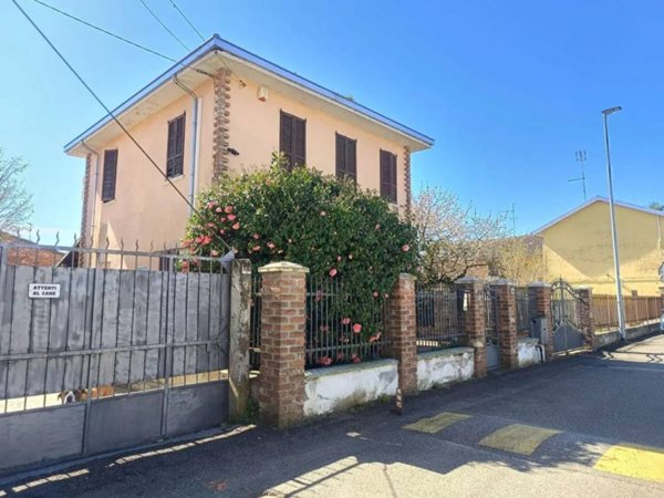 casa indipendente in vendita a Scaldasole