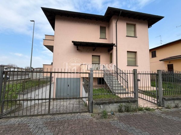 casa indipendente in vendita a Scaldasole