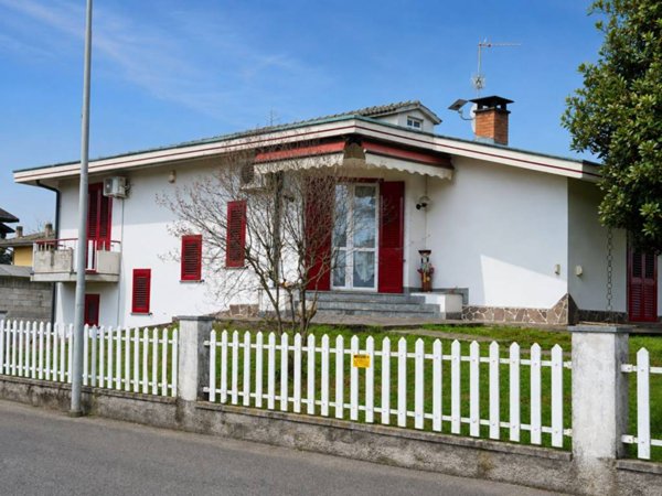 casa indipendente in vendita a Scaldasole
