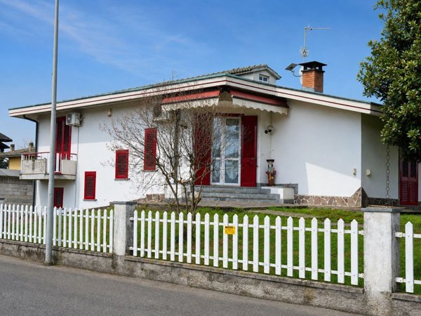 casa indipendente in vendita a Scaldasole