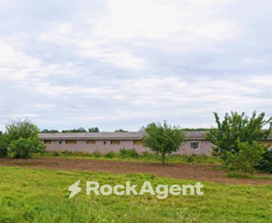 locale commerciale in vendita a Semiana