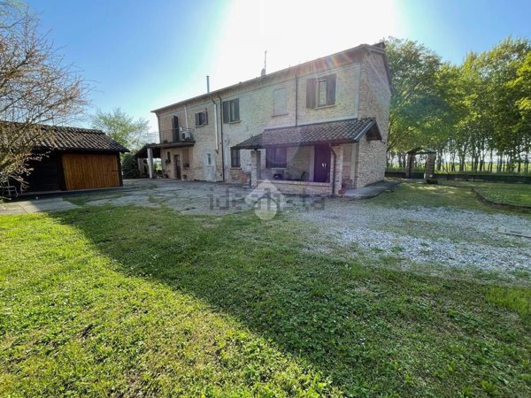 appartamento in vendita a Silvano Pietra