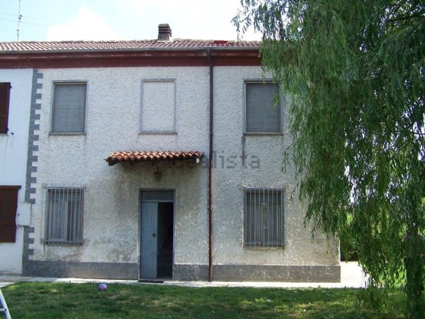 appartamento in vendita a Silvano Pietra