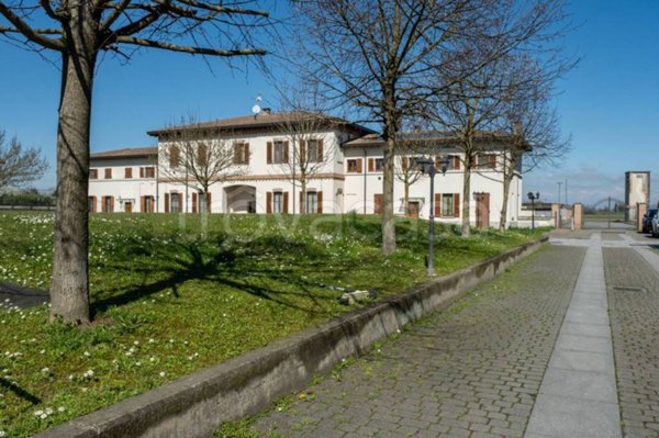 casa indipendente in vendita a Siziano