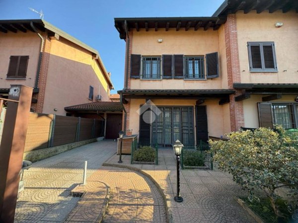 casa indipendente in vendita a Siziano