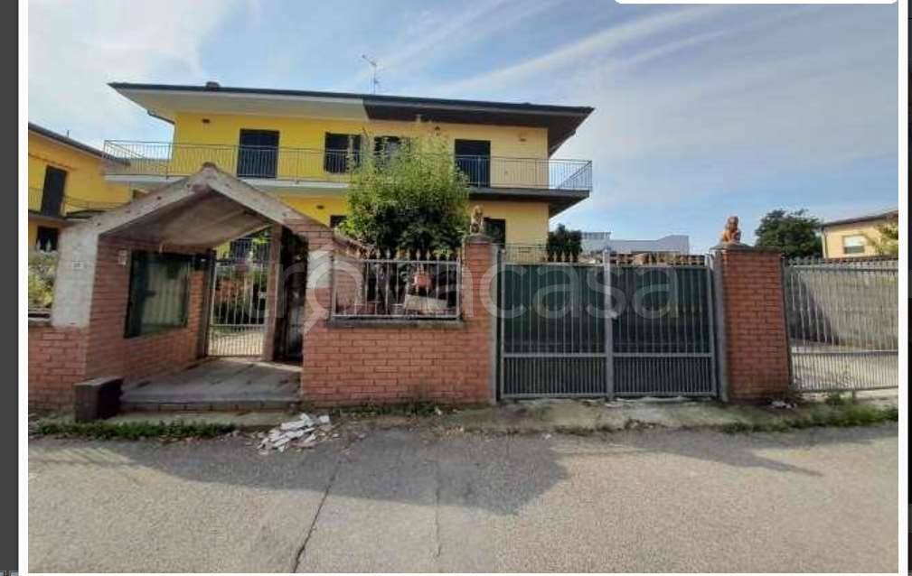 casa indipendente in vendita a Siziano