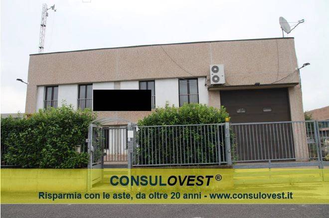 locale commerciale in vendita a Siziano