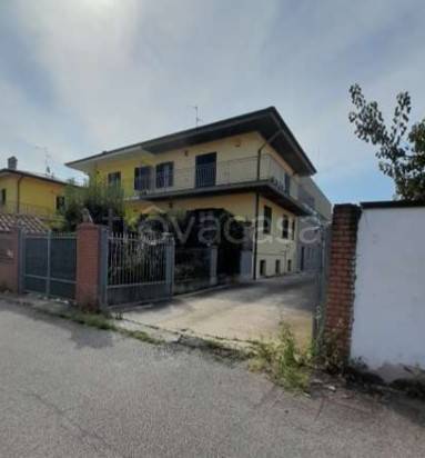 casa indipendente in vendita a Siziano