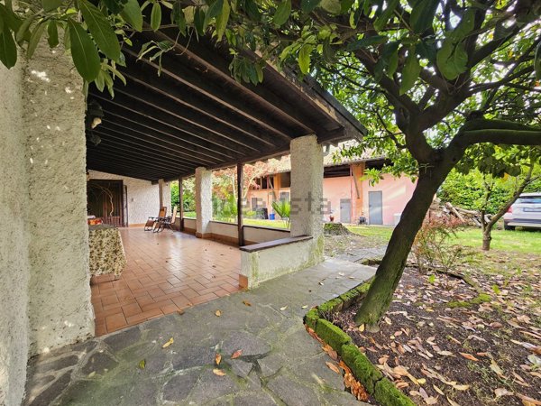 casa indipendente in vendita a Siziano in zona Campomorto