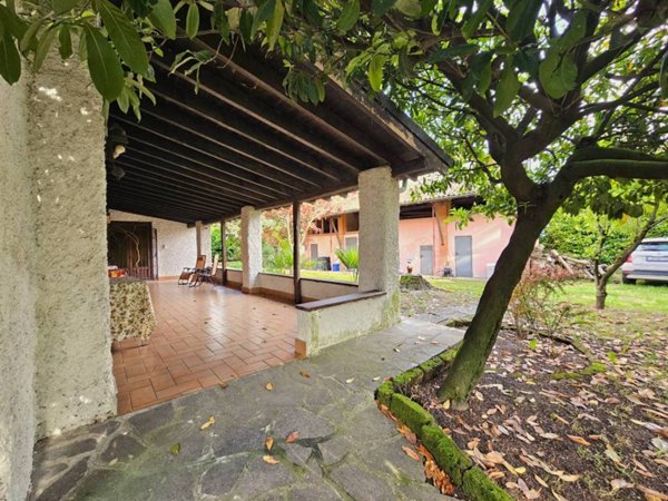 casa indipendente in vendita a Siziano