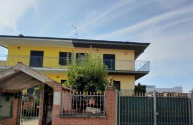 casa indipendente in vendita a Siziano
