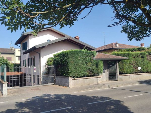 casa indipendente in vendita a Siziano