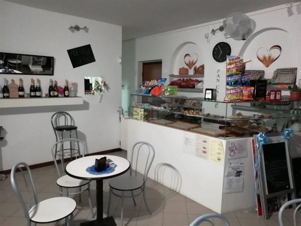 negozio in vendita a Siziano