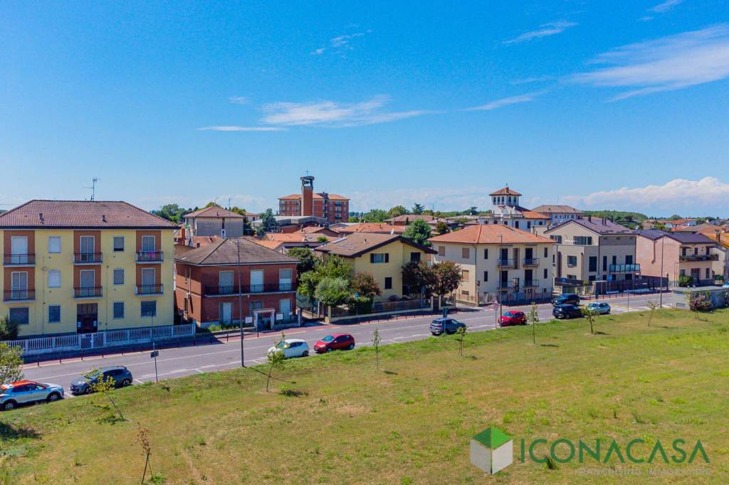 casa indipendente in vendita a Siziano