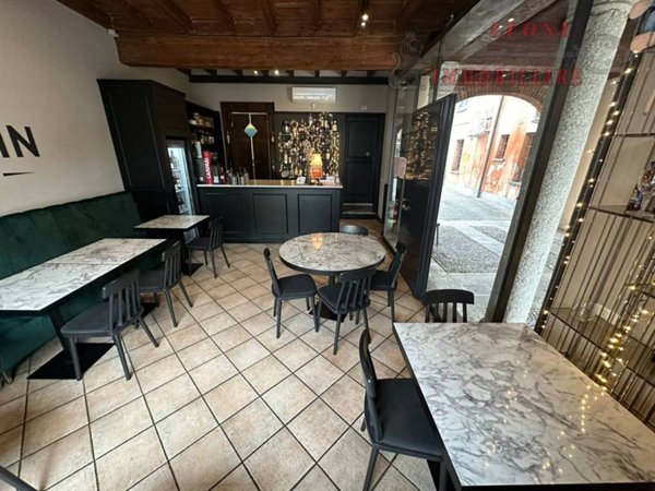 negozio in vendita a Siziano
