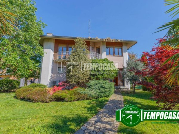 casa indipendente in vendita a Siziano