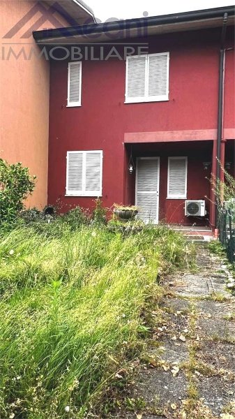 casa indipendente in vendita a Siziano