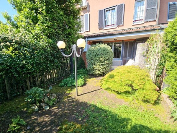 casa indipendente in vendita a Siziano