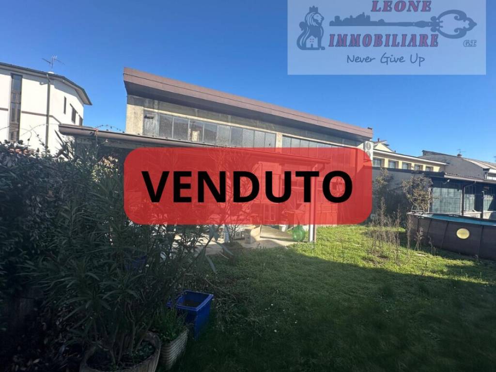 negozio in vendita a Siziano