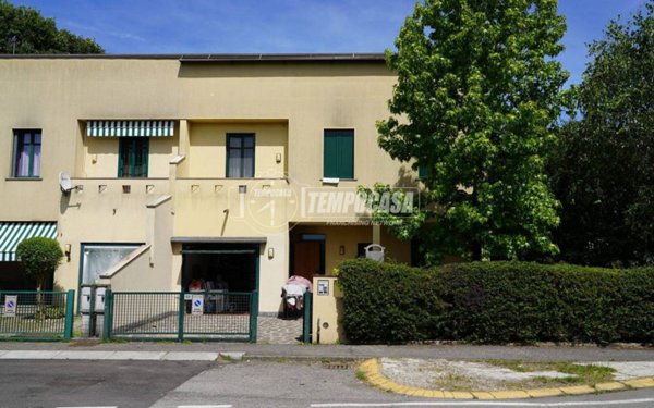 casa indipendente in vendita a Siziano