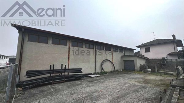 capannone in vendita a Siziano