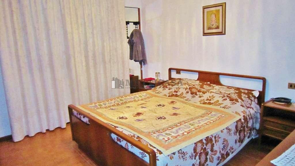 negozio in vendita a Siziano