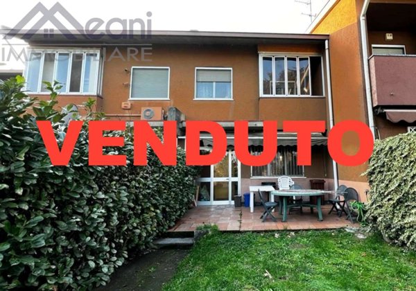 casa indipendente in vendita a Siziano