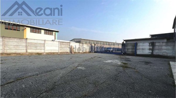 capannone in vendita a Siziano