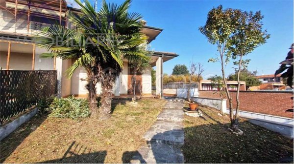 casa indipendente in vendita a Siziano