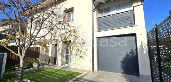 casa indipendente in vendita a Siziano