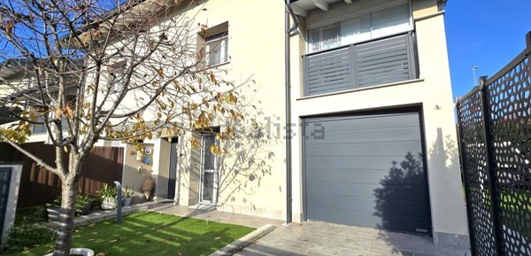 casa indipendente in vendita a Siziano