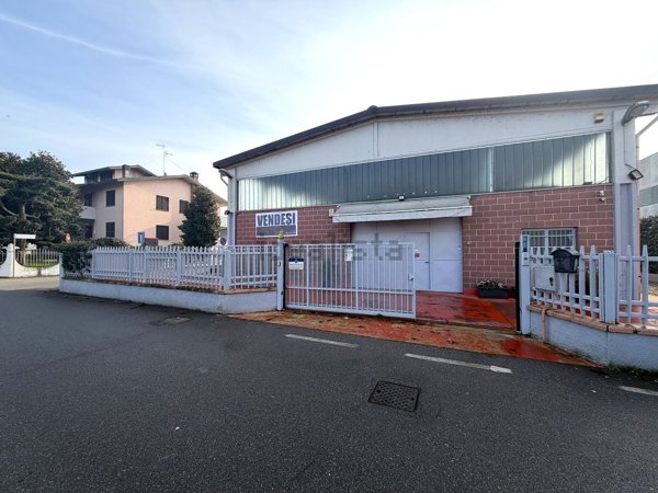 capannone in vendita a Siziano