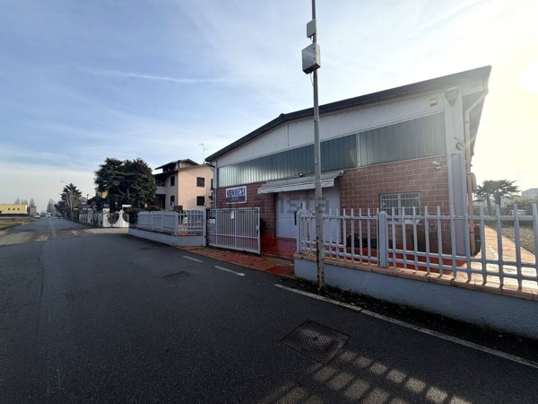 capannone in vendita a Siziano