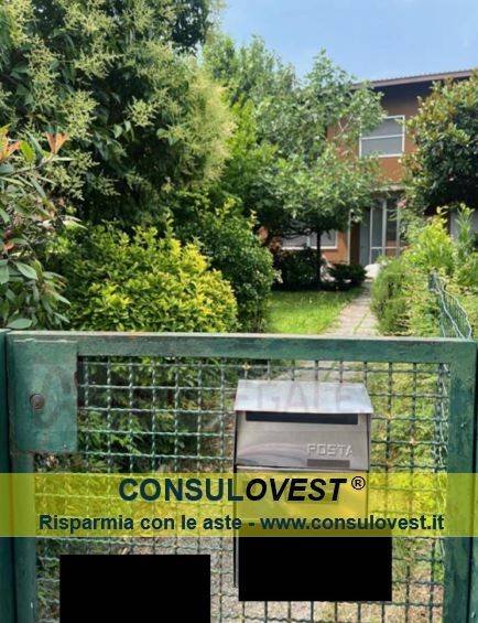 casa indipendente in vendita a Siziano