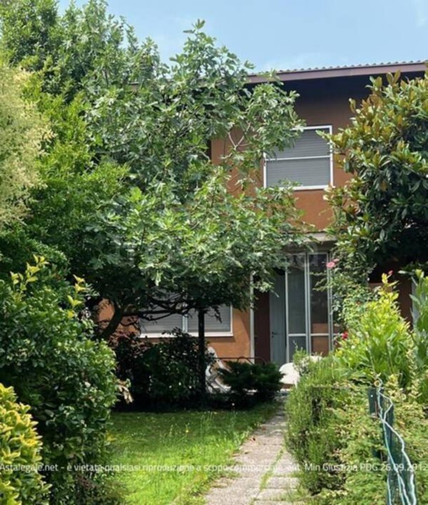 casa indipendente in vendita a Siziano