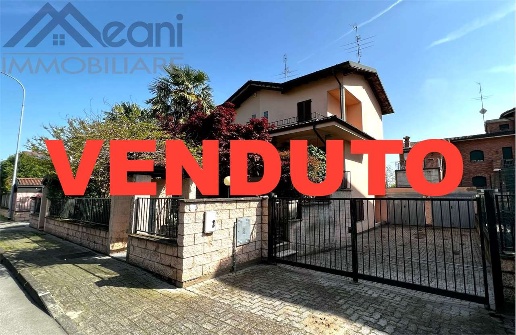 casa indipendente in vendita a Siziano