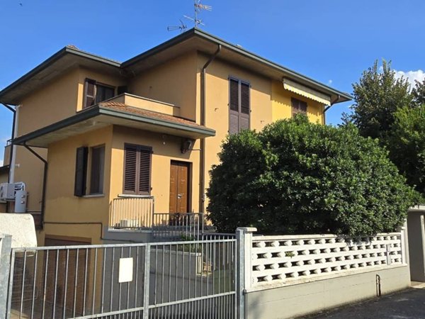 casa indipendente in vendita a Siziano