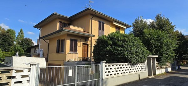 casa indipendente in vendita a Siziano