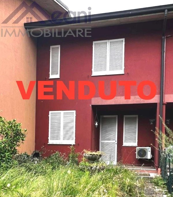 casa indipendente in vendita a Siziano