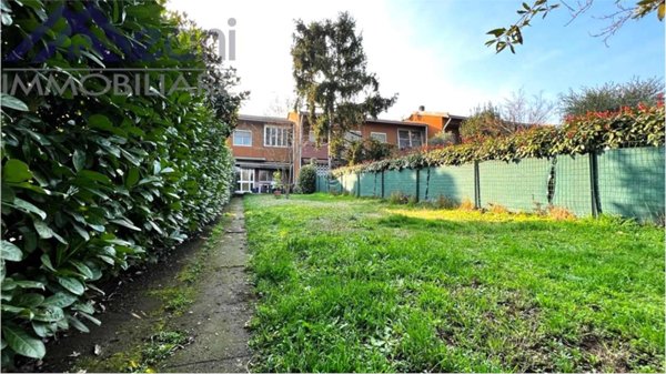 casa indipendente in vendita a Siziano