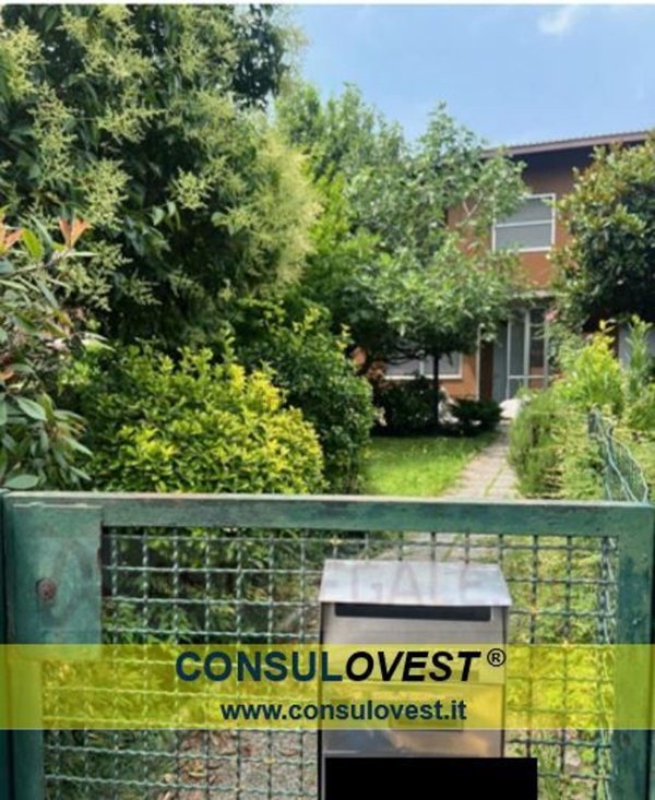 casa indipendente in vendita a Siziano