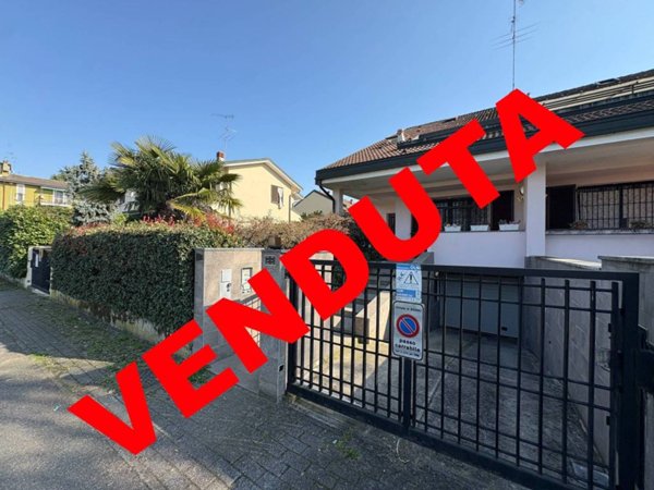 casa indipendente in vendita a Siziano in zona Campomorto