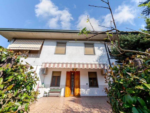 casa indipendente in vendita a Siziano in zona Campomorto
