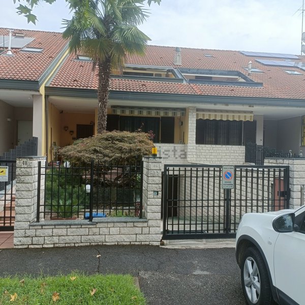 casa indipendente in vendita a Siziano