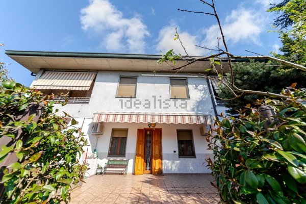 casa indipendente in vendita a Siziano in zona Campomorto
