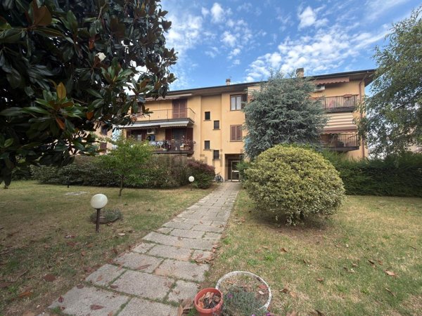appartamento in vendita a Siziano in zona Campomorto