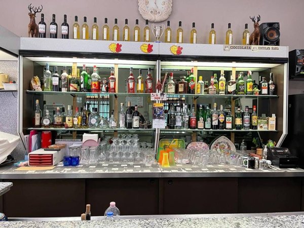 negozio in vendita a Siziano in zona Campomorto